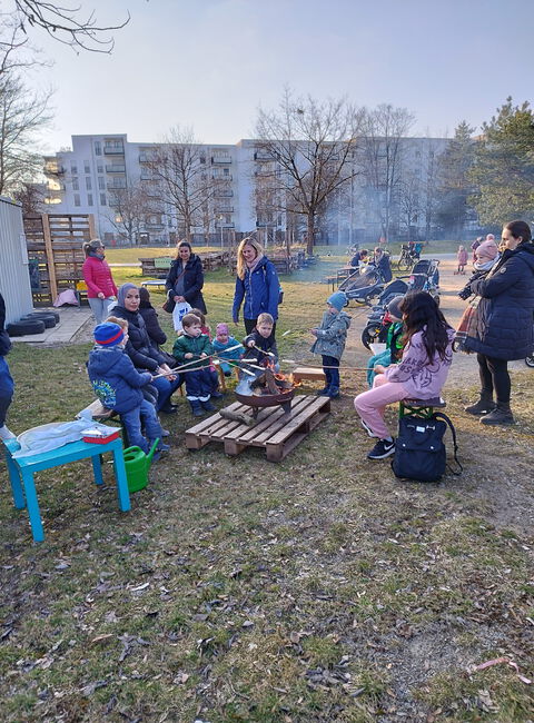 Lagerfeuer mit Stockbrot